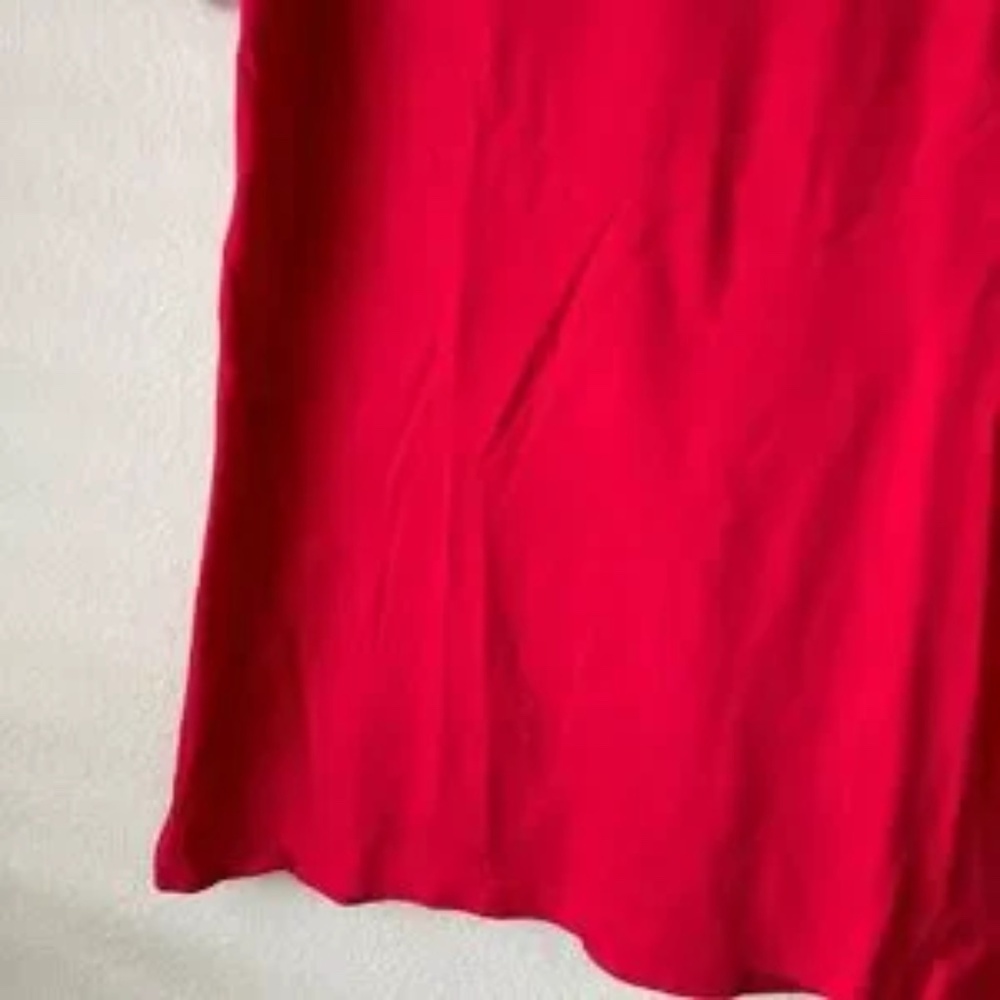 Believe T-shirt  Red  Santa Hat on the B Christmas Holiday  Winter Size Medium - Picture 6 of 13
